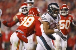 231121111420-02-nfl-eagles-chiefs-112023