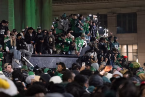 Mayor Parker to Eagles Fans: “Do Not Climb Light Poles or Anything Else”